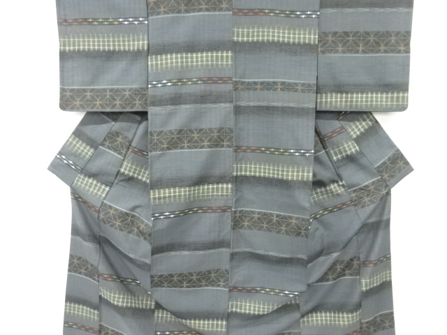 リサイクル　横段に七宝模様織り出し手織り紬着物